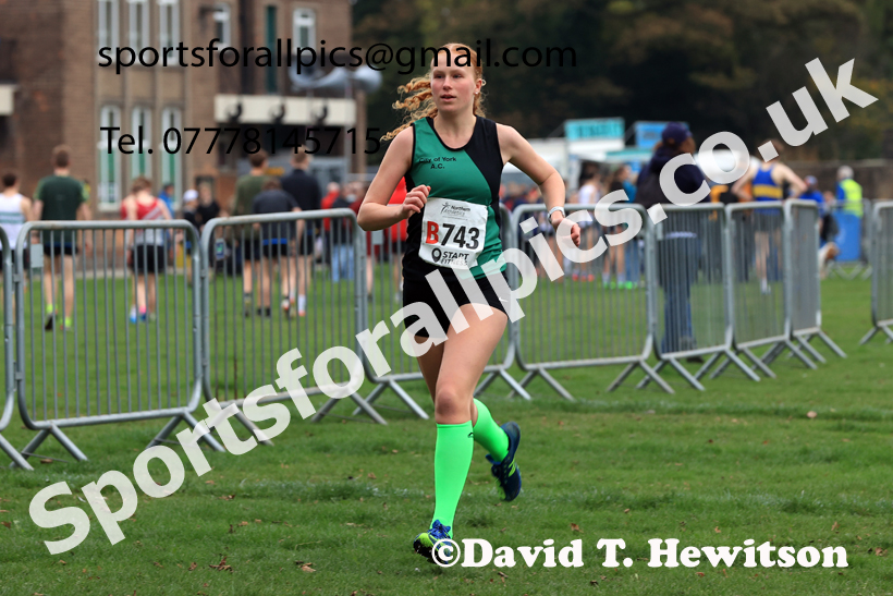 Womens Under-17s relay, 2025 Northern Cross Country Relays, Graves Park, Sheffield. Photo: David T. Hewitson/Sports for All Pics